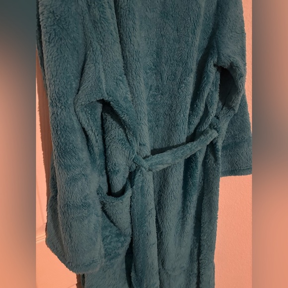 VEAMI plush robe, 100% polyester, women’s size large. Brand new with tags! - Picture 4 of 9